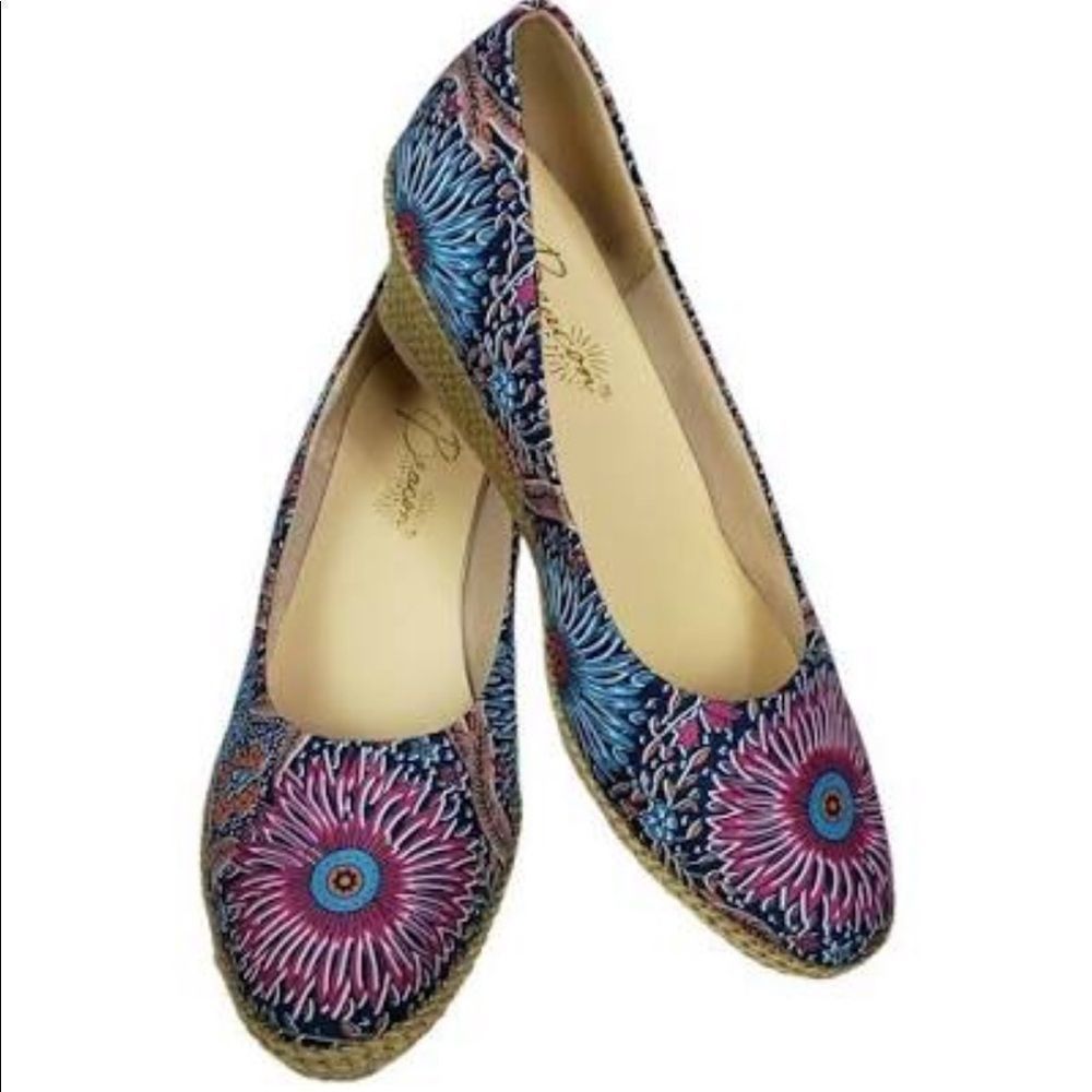 Beacon Embroidered Wedge Espadrille size 8W